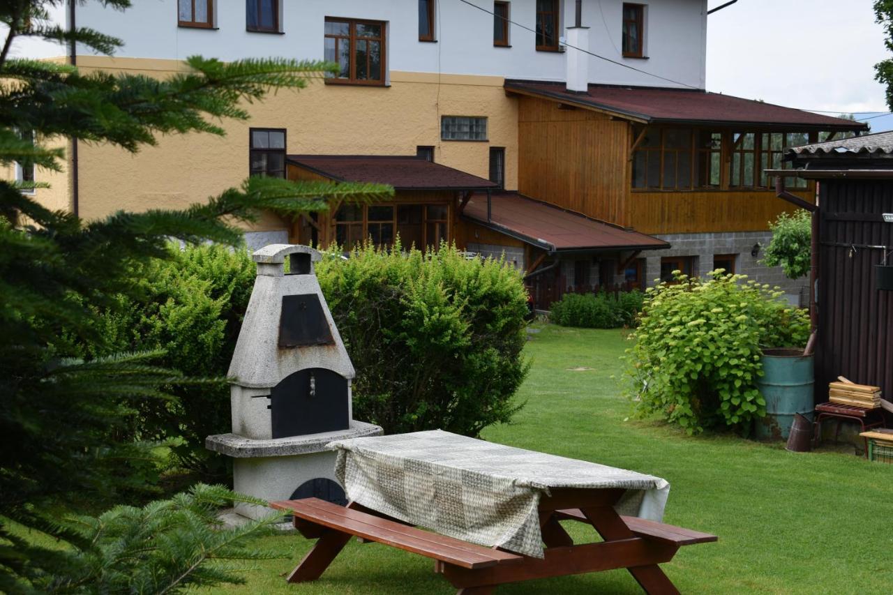 Horní Planá Penzion Sumava - Apartman מראה חיצוני תמונה